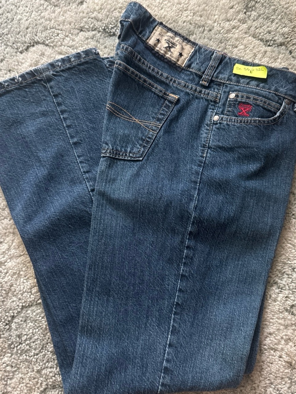 Wrangler Dark Blue Women's Jeans with Red Accent
